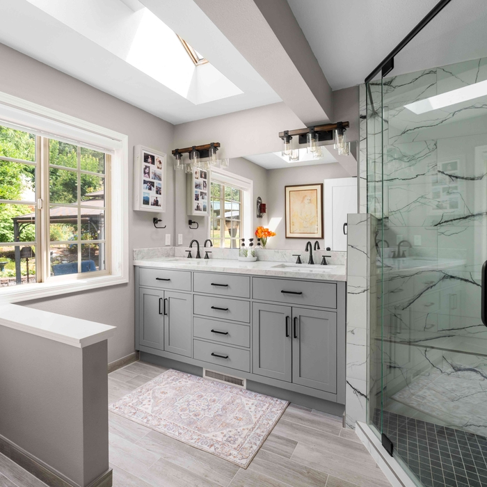 J & L, Master Bathroom