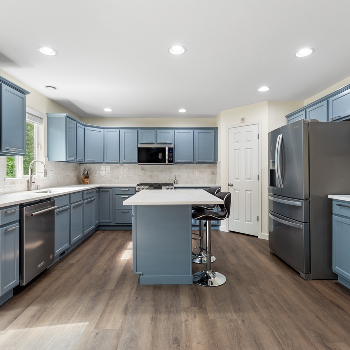 C & S, Kitchen