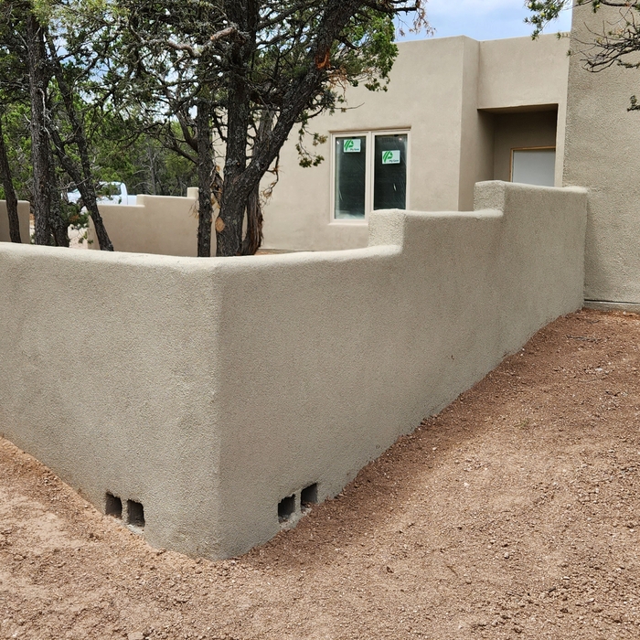 Side courtyard 1