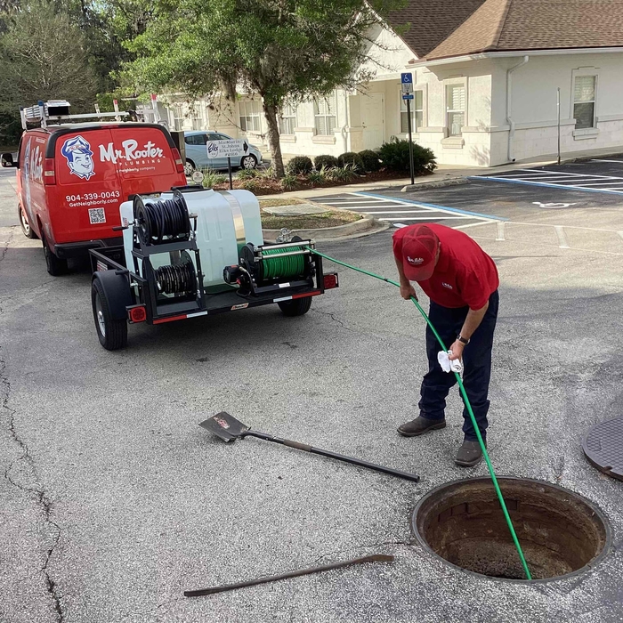 Jetting the man hole