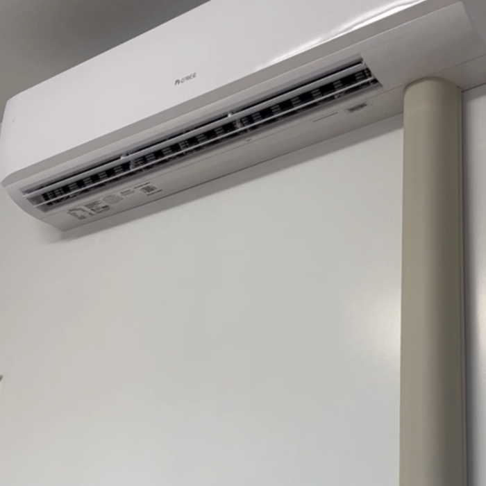 Gree indoor mini split unit with line set