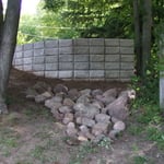 Large block retaining walls