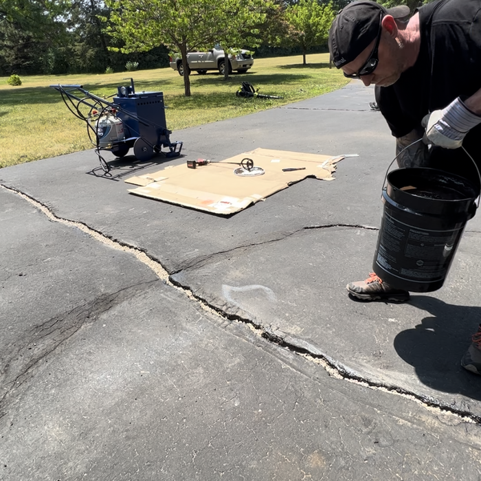 Repairing huge cracks in asphalt