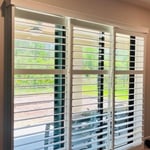TRIPLE SLIDING DOOR