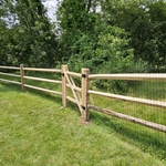 spilt rail fence with 2x4 mech wire