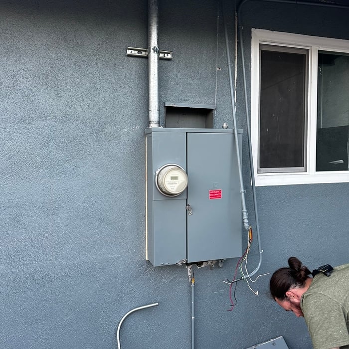200 amp panel surface mounted