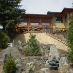 Transitional Home Exterior - Tan Ranch Large Wood Support Columns