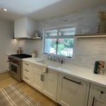 Kitchen floating shelf lighting