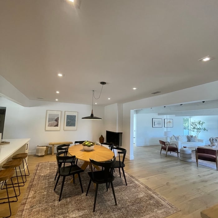 Dining can lights with a pendant light
