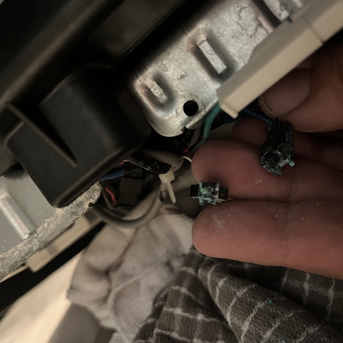 Leak detector wiring