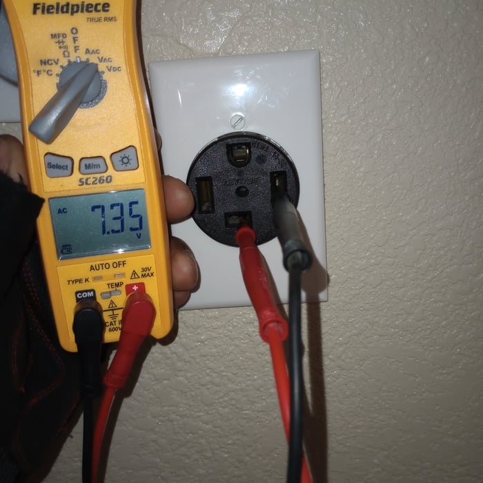 L2 to neutral has no voltage