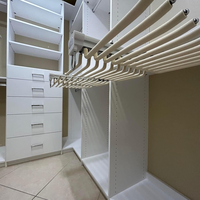 Master closet system