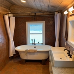 Bath With A Rustic Touch