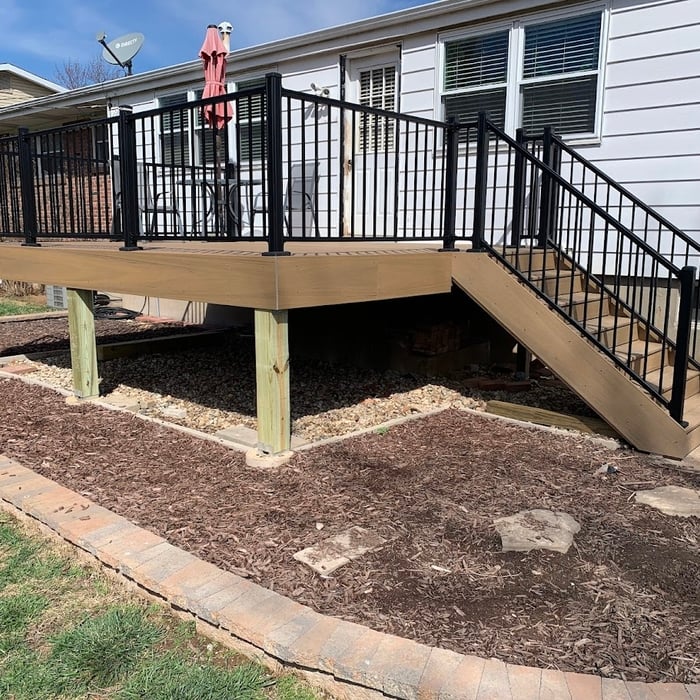Composite Deck with Aluminum Handrail.