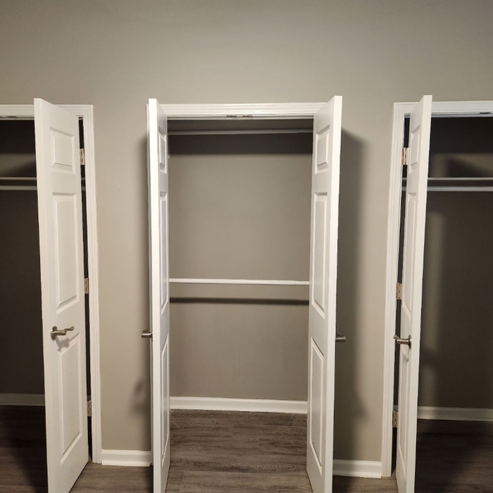 Bedroom closet shelving and rod installation