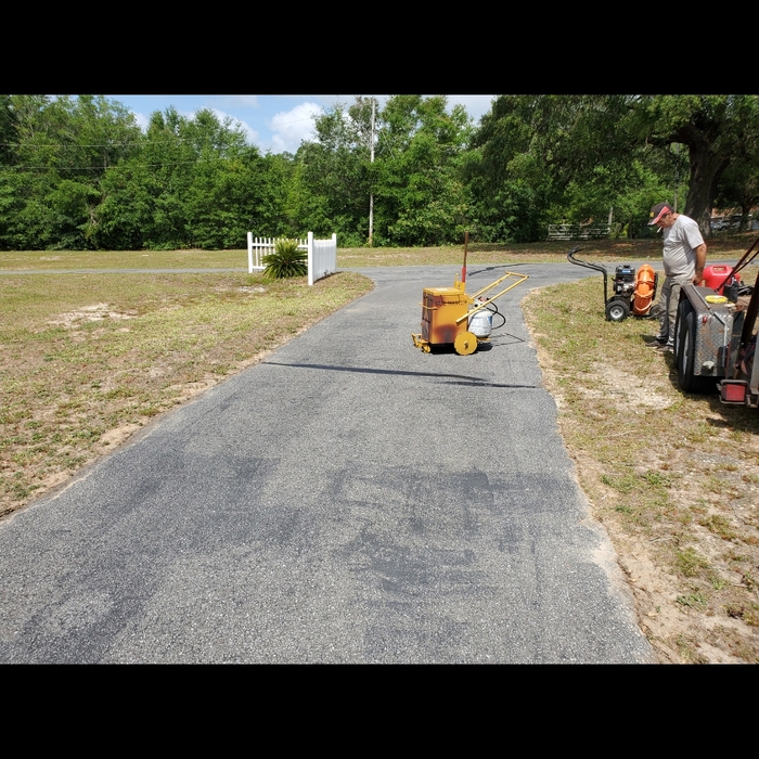 sealing driveway