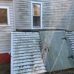 Before pressure wash 1890 House