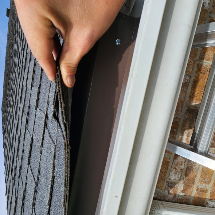 Roof line seal