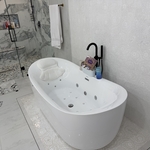 Jacuzzi tub