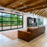 Avante Full View (Showroom interior)
