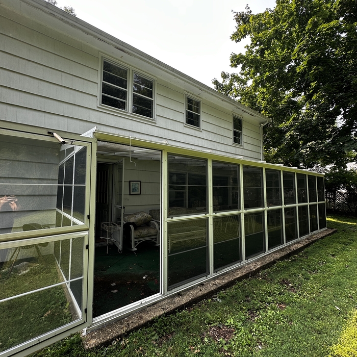 Deep Window Sunroom Cleaning