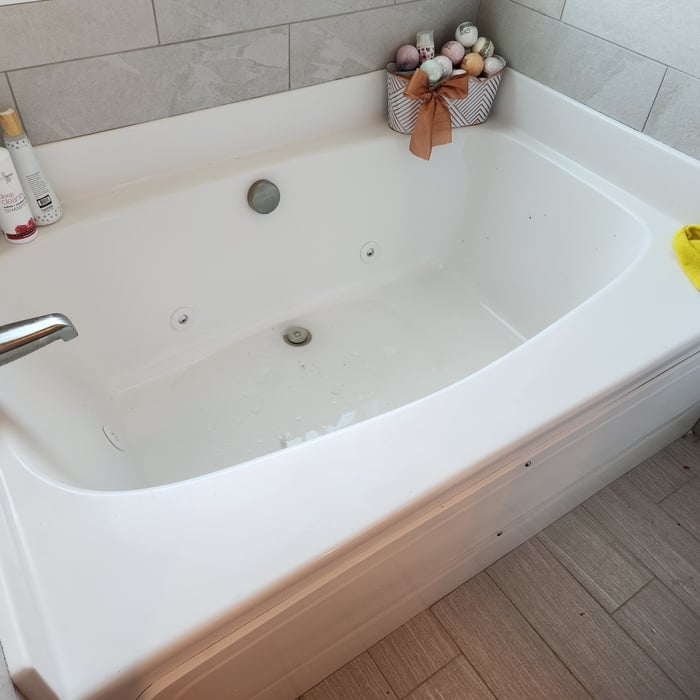 Bath tub deep clean