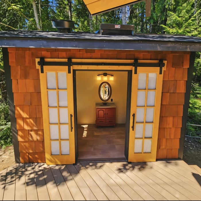 Off-grid Mountain Retreat