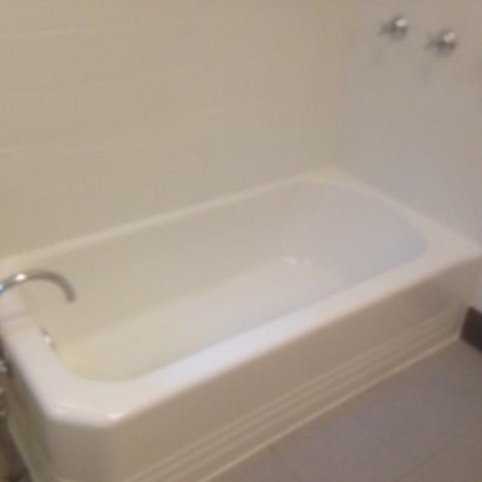 Bathtub Reglazing