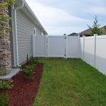 Vinyl fence with 5' walk gate