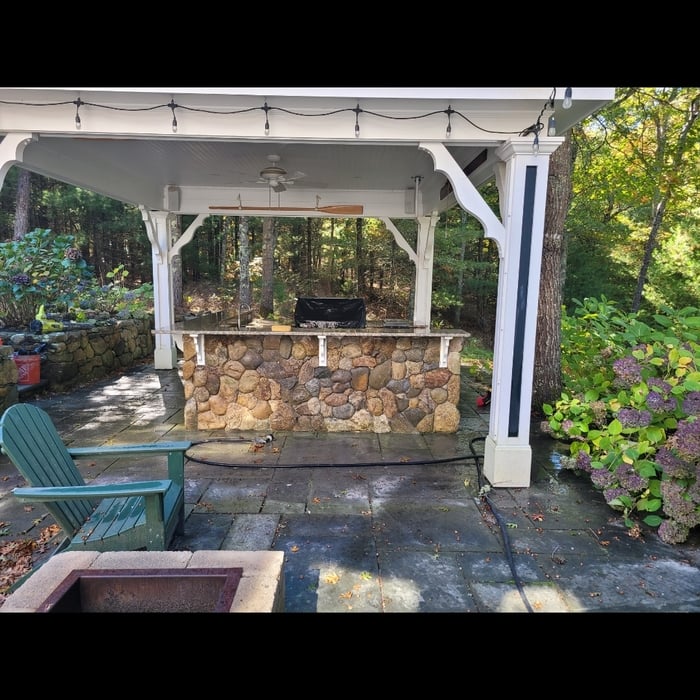 OUTDOOR KITCHEN