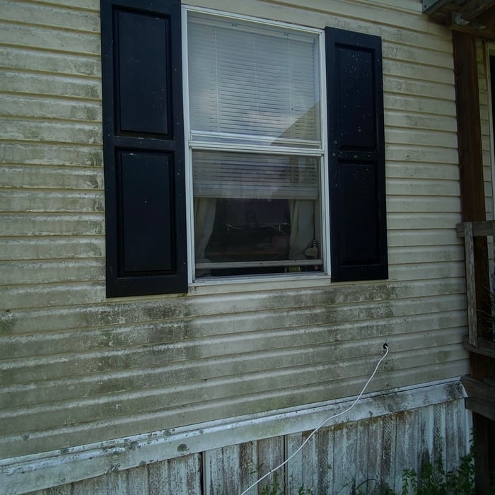 COMPLETE SIDING.