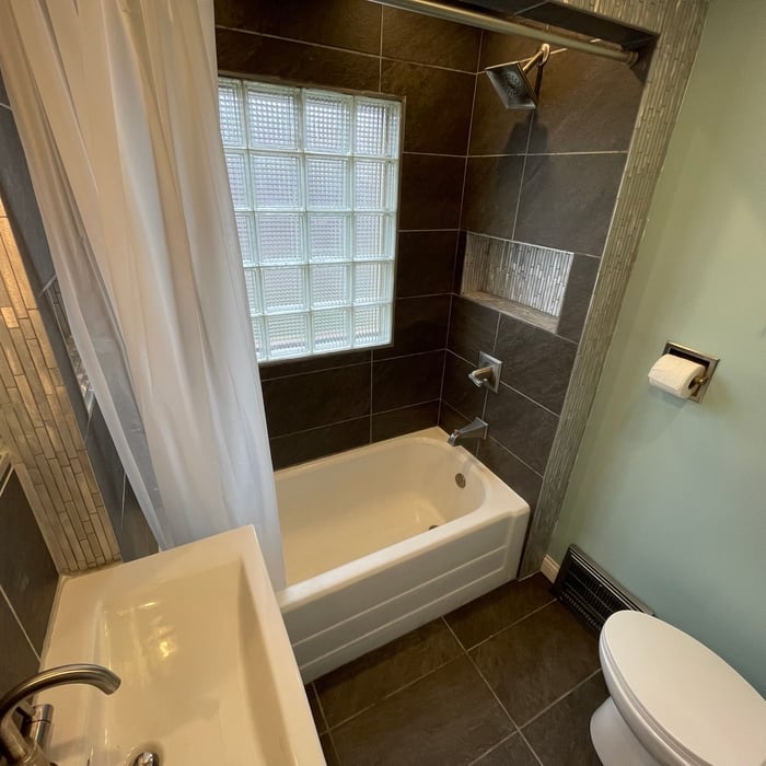 Sleek & Durable Bath