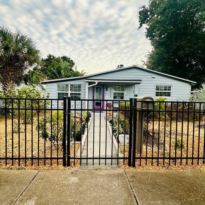 Black aluminum front yard