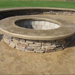 Outdoor fire pit
