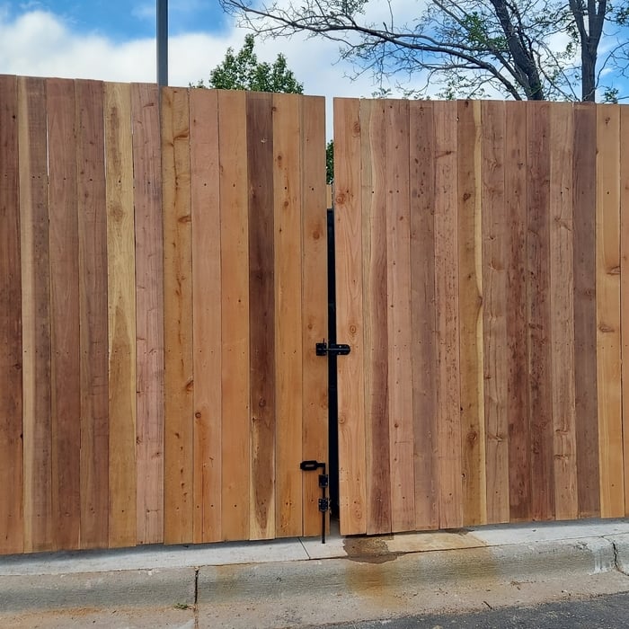 DOUBLE GATES