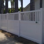 Vinyl Privacy w/ Picket Accent