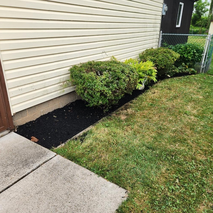 Flower bed mulching