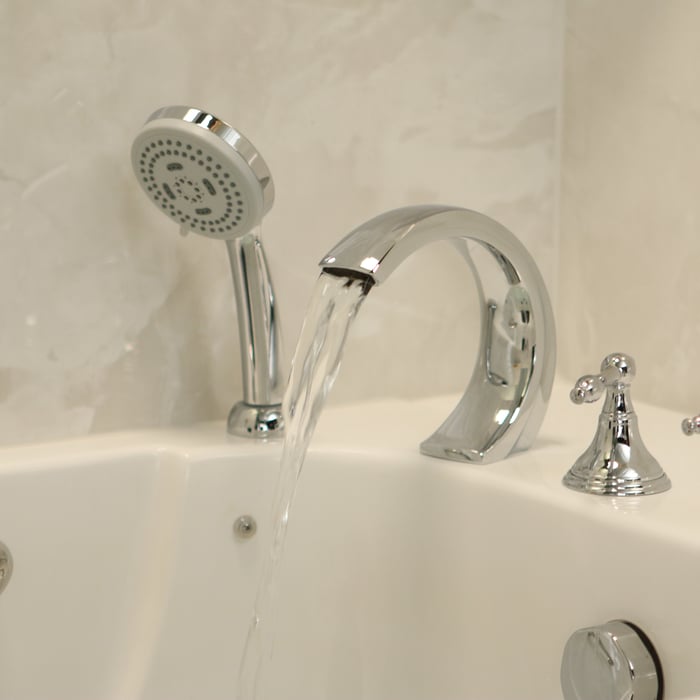 WALK IN TUB
