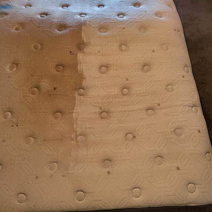 Mattress deep cleaning
