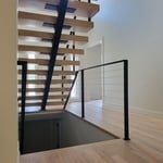 Floating staircase