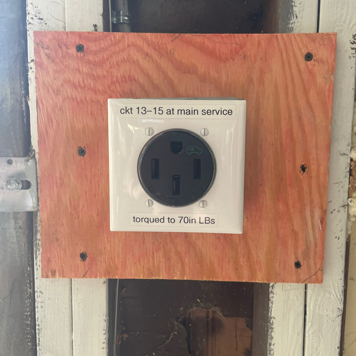 NEMA 14-50 Outlet