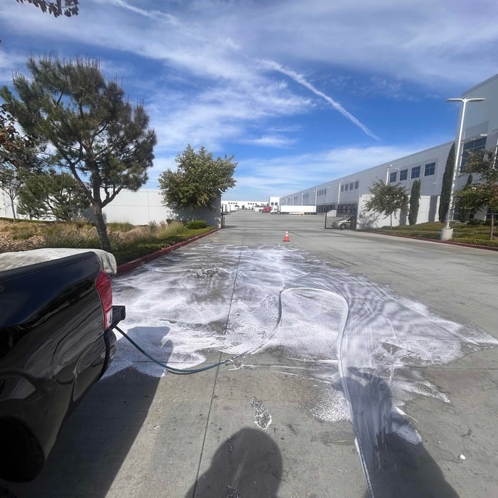 Semi container cleaning