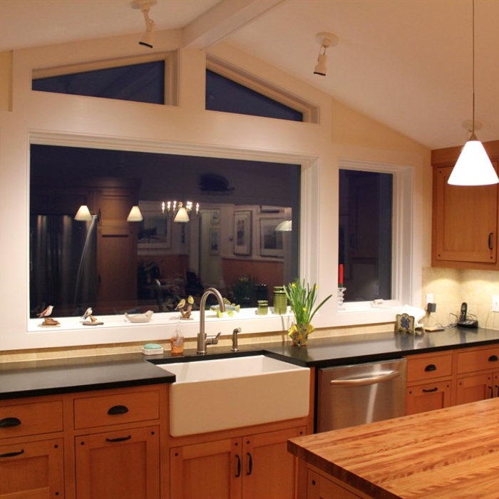 Addition overlooking the ocean