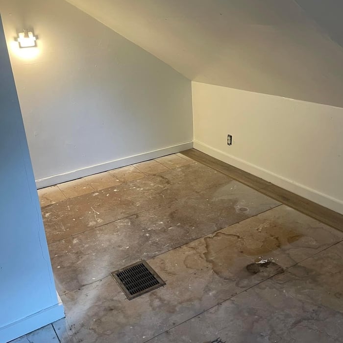 Start of installing the floating floor after carpet tear out