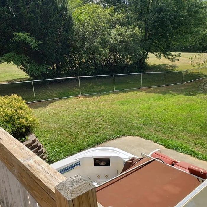 310ft of 4ft black chain link with galvanized posts and rails.