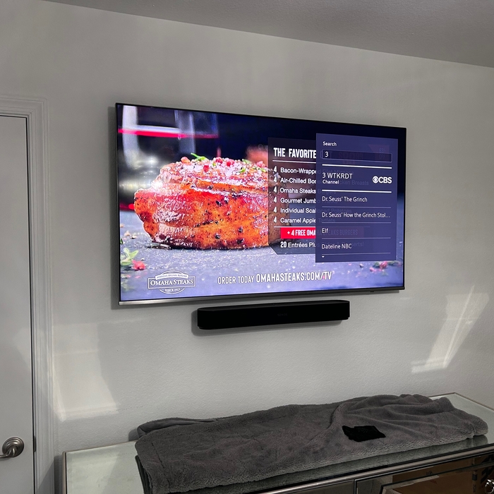 Master bedroom tv w/sound bar