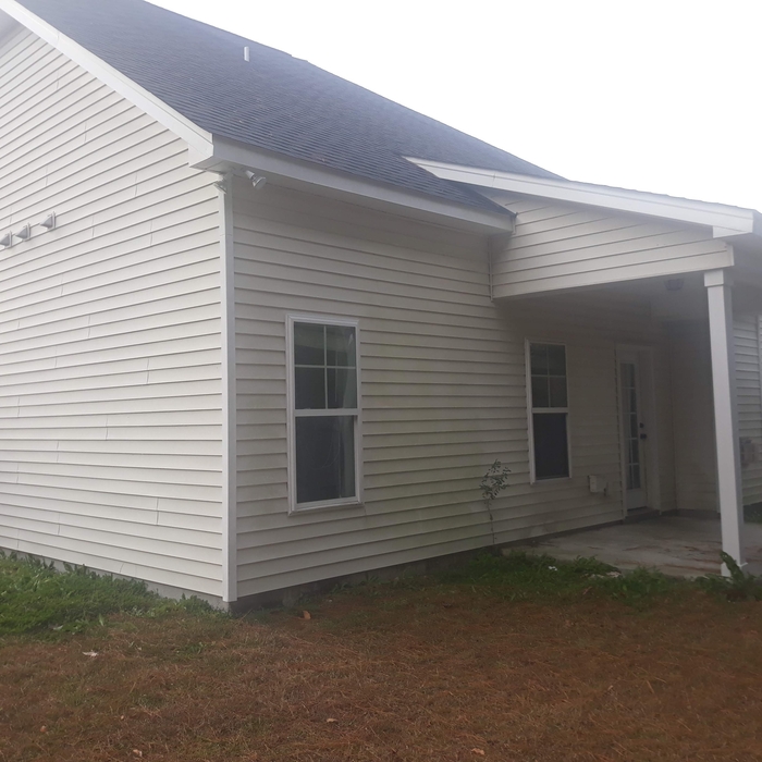 Pressure washing home