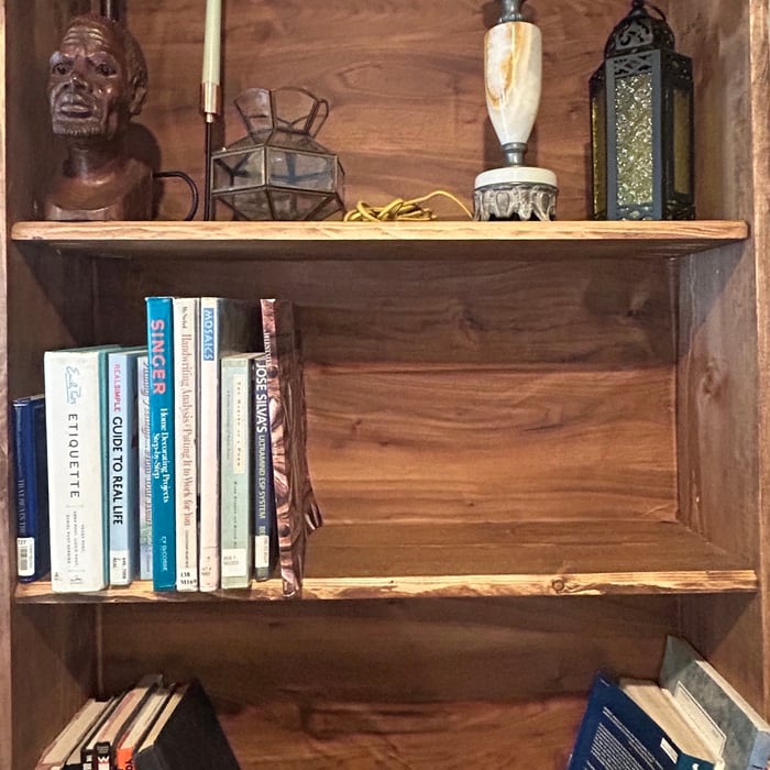 Sliding bookshelf