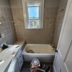 Tub and tile wainscoting