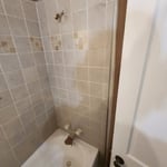 Tub and tile wainscoting
